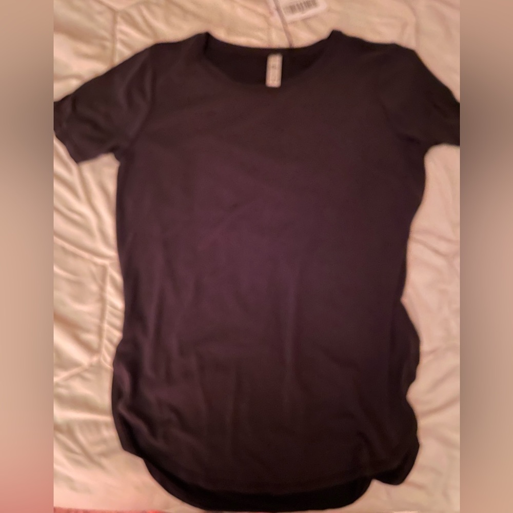 Ziya black tshirt relaxed fit size L with scoop hem